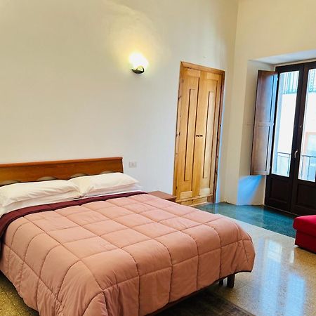 Regina D'Aragona Casa Vacanze スルモナ エクステリア 写真