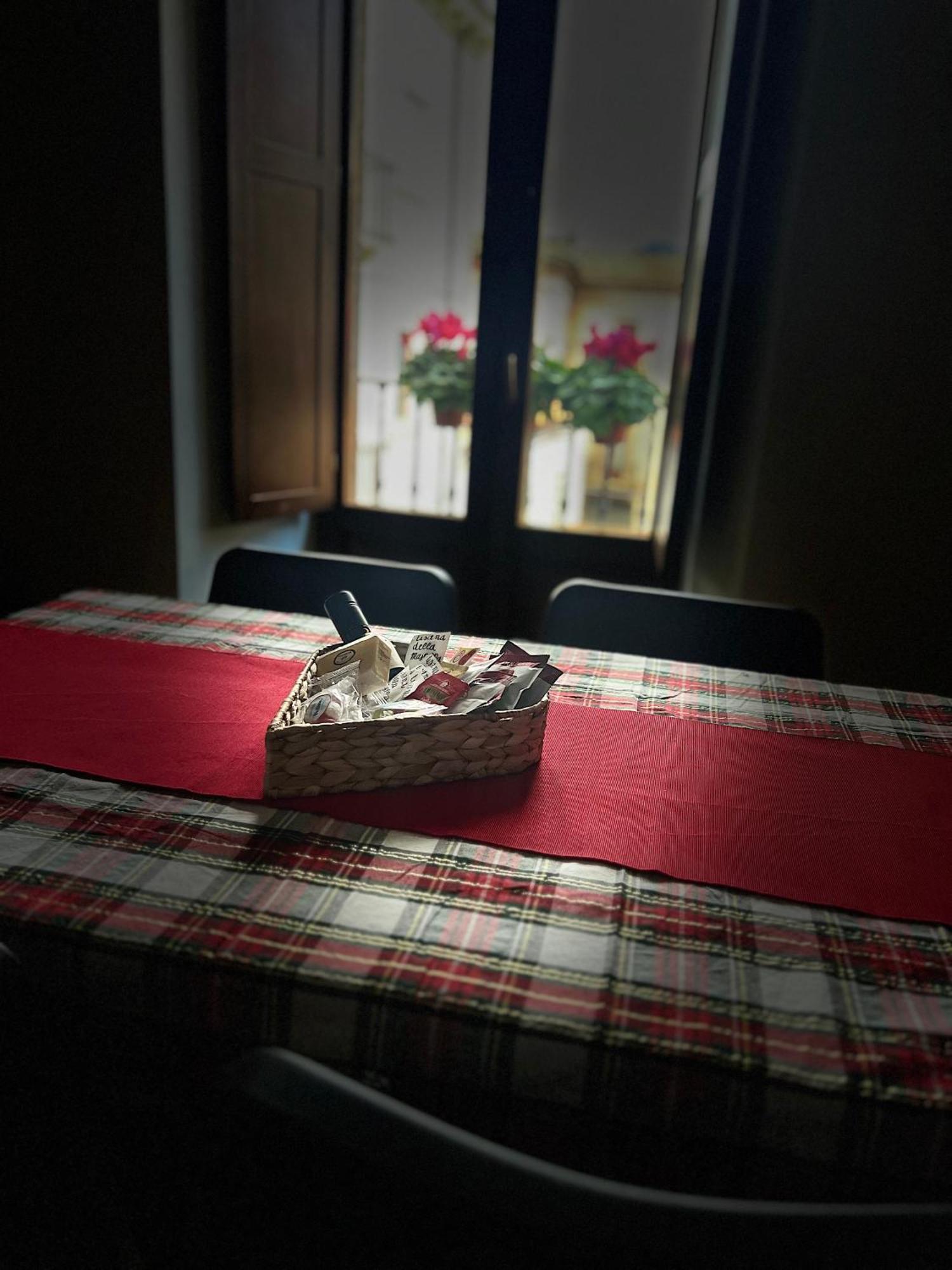 Regina D'Aragona Casa Vacanze スルモナ エクステリア 写真