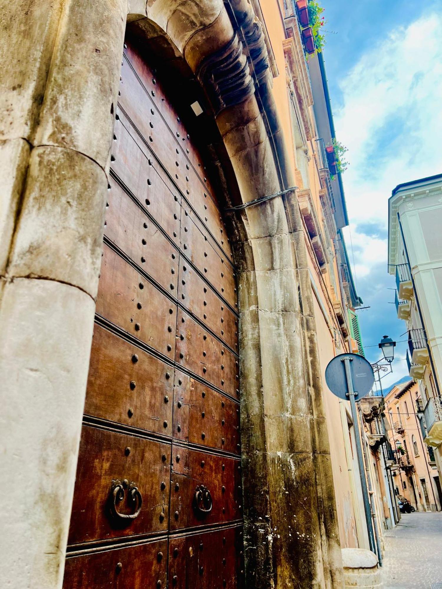Regina D'Aragona Casa Vacanze スルモナ エクステリア 写真
