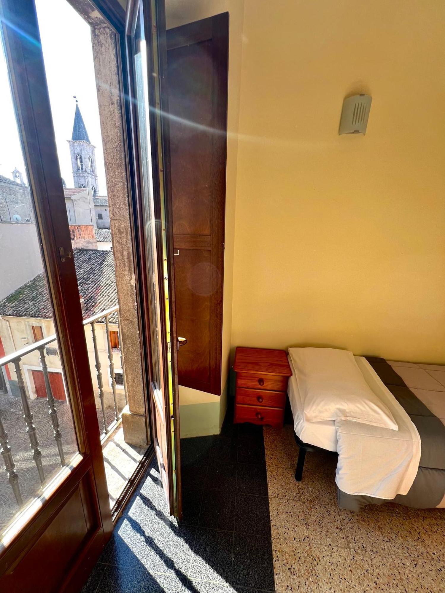 Regina D'Aragona Casa Vacanze スルモナ エクステリア 写真